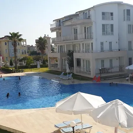 アパート Antalya 4 Nirvana Club First Floor Two Bedrooms Pool View With Water Slide Close To Center - Park ベレキ